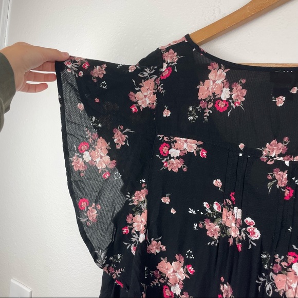 Torrid Floral Top - Picture 4 of 4